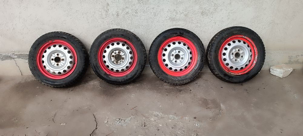 Зимние шины Nokian Nordman 7 шип  комплект  пежо ситроен