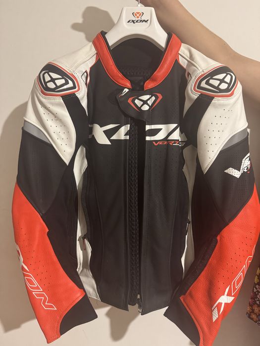 Ixon , alpinestars, hjc