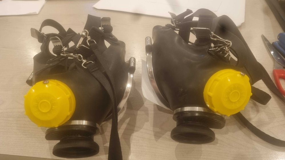 Máscaras de protecção,  com 2 adaptadores