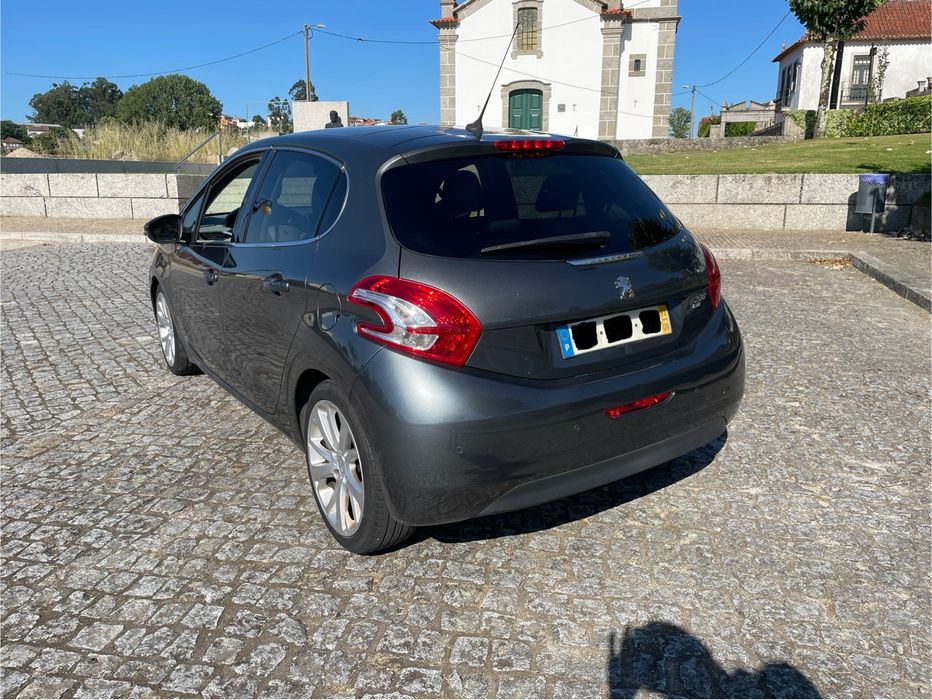 Peugeot 208 — fotografia 4
