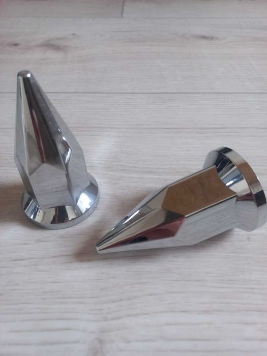 Ковпачки на гайку колеса 32/33, великий вибір кольорів.