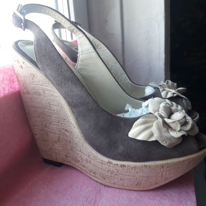 Кожаные босоножки фирменные новые