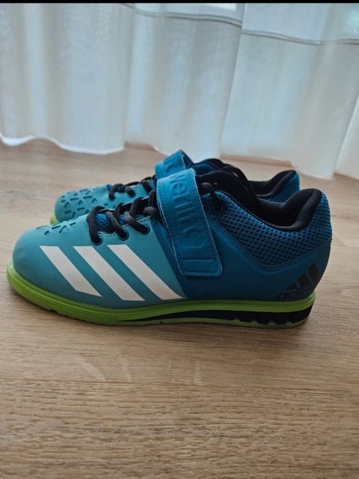 Vendo ténis adidas de powerlifting