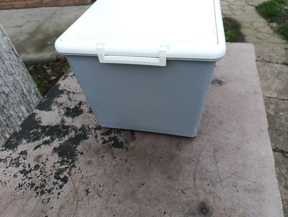 Продам, пластиковый контейнер на колесах