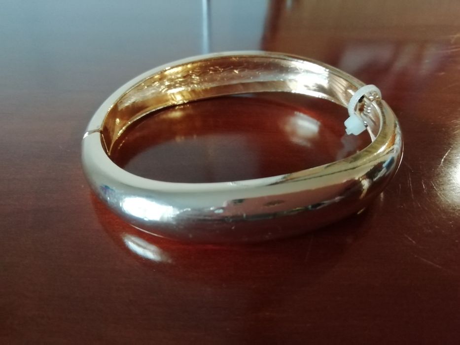 Bijuteria - fios e pulseiras