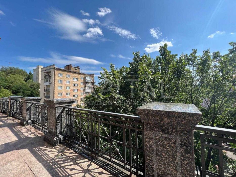 Продаж квартири, вул. Франка Івана, ЖК Ambassador House, Центр