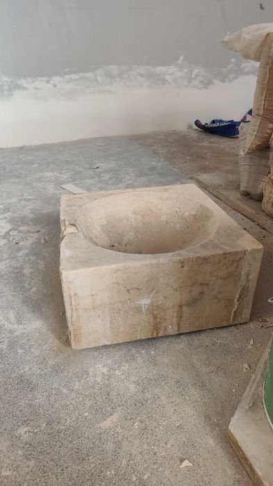Pia / lavatório em lioz 30cmX30cm