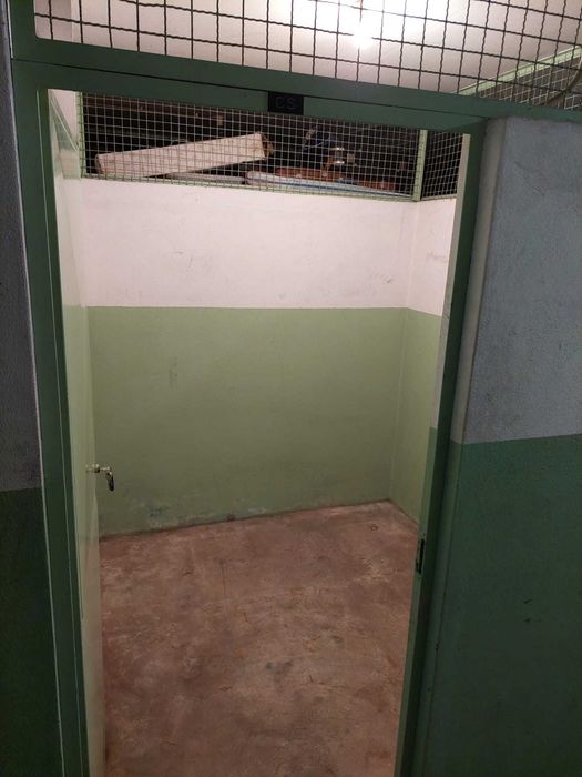 Alugo arrumos - Altos da Maia