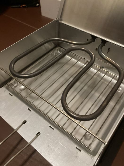 Opiekasz aka party grill plus zestaw do szaszłyków