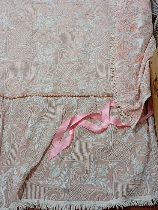 Colcha cor de Rosa para cama de menina jovem toda nova