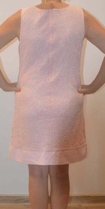 Różowa koronkowa sukienka rozm.46