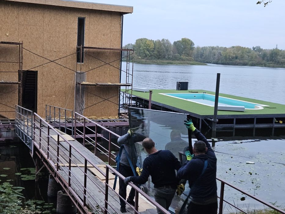 Перевезення Вікон, Скла, Склопакетів — Газель з Пірамідою + Вантажники