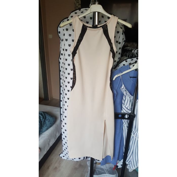 Sukienka maxi nude z koronką