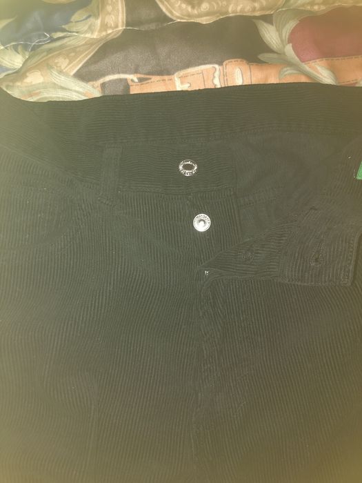 Calcas Benneton pretas em muito bom estado.