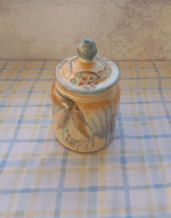 Pote em cerâmica artesanal com tampa – decoração rústica