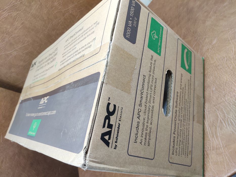 Источник бесперебойного питания PC Smart-UPS 1500VA/1000W (SMT1500IC)