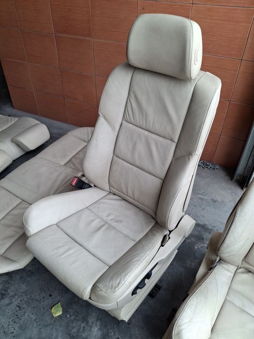 Zestaw Fotele Boczki Kanapa Sportsize BMW E61 LIFT Komplet Jasne Skóra