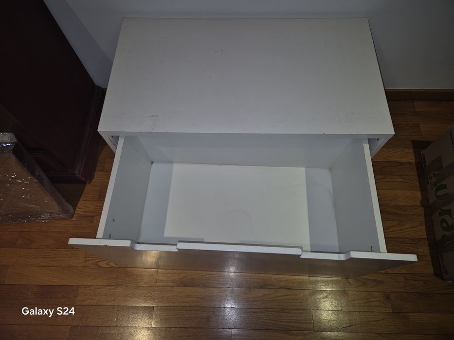 Vendo bancos (2) com arrumação Ikea