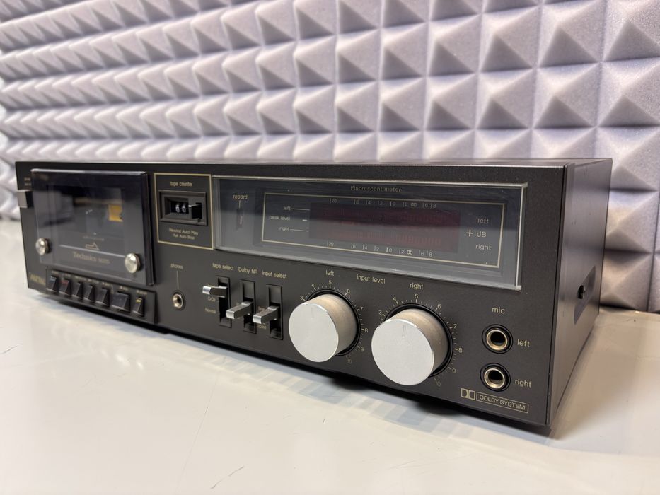 Magnetofon Technics RS M 215
