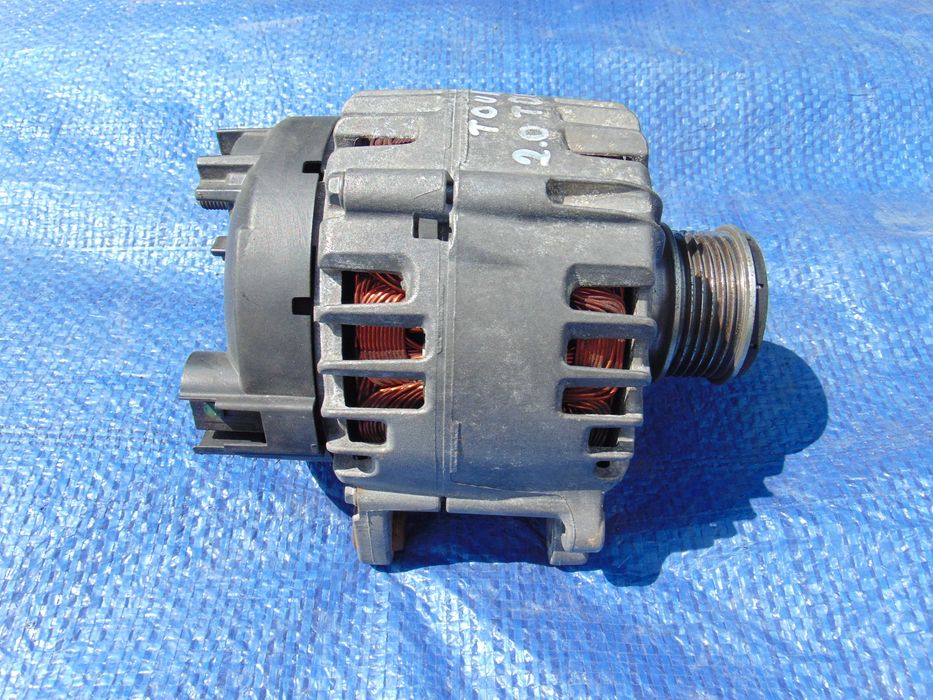 VW TOURAN 2.0 TDI Alternator VALEO Oryginał Opolskie Części