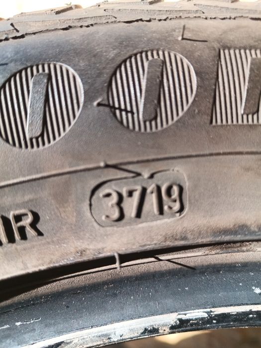 Komplet opon 225/50R18  Goodyear