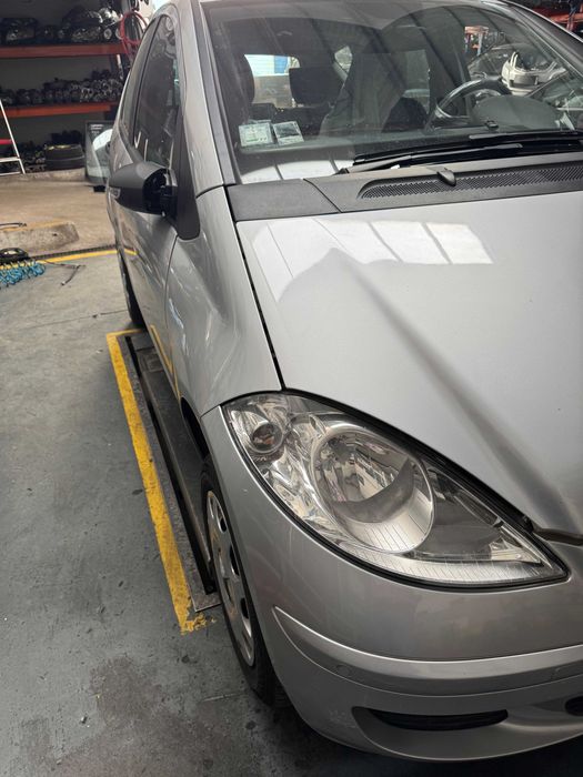 Mercedes Classe A 150 a gasolina W169 para peças