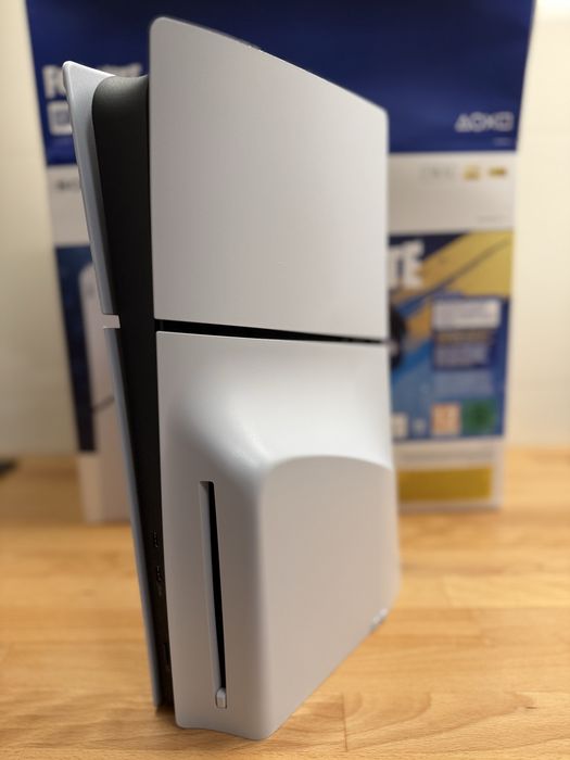 PlayStation 5 GB com CD  - 1 TB