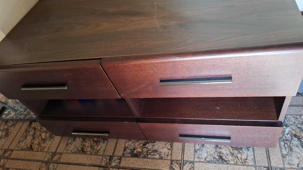 Przeszklona witryna/regał /komoda