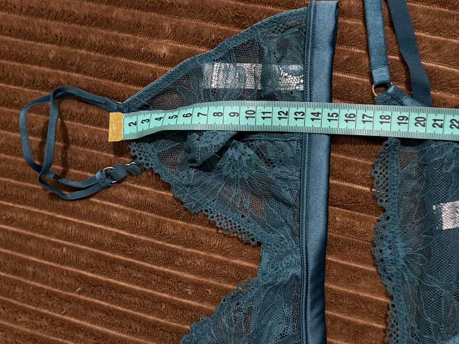 Ніжний мереживний комплект білизни