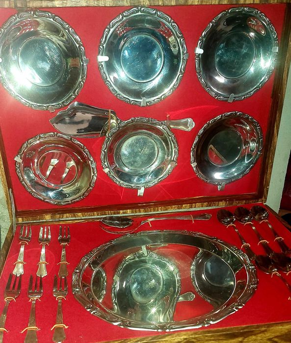 Conjunto de serviço de bolo novo