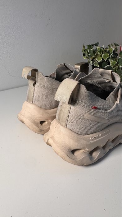 On-Running x Lowe size 42