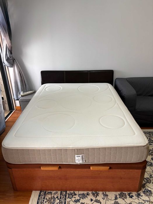 Cama casal 140x190 com base elevatória e arrumação + colchão Molaflex Pocket Sense MF, em ótimo estado
