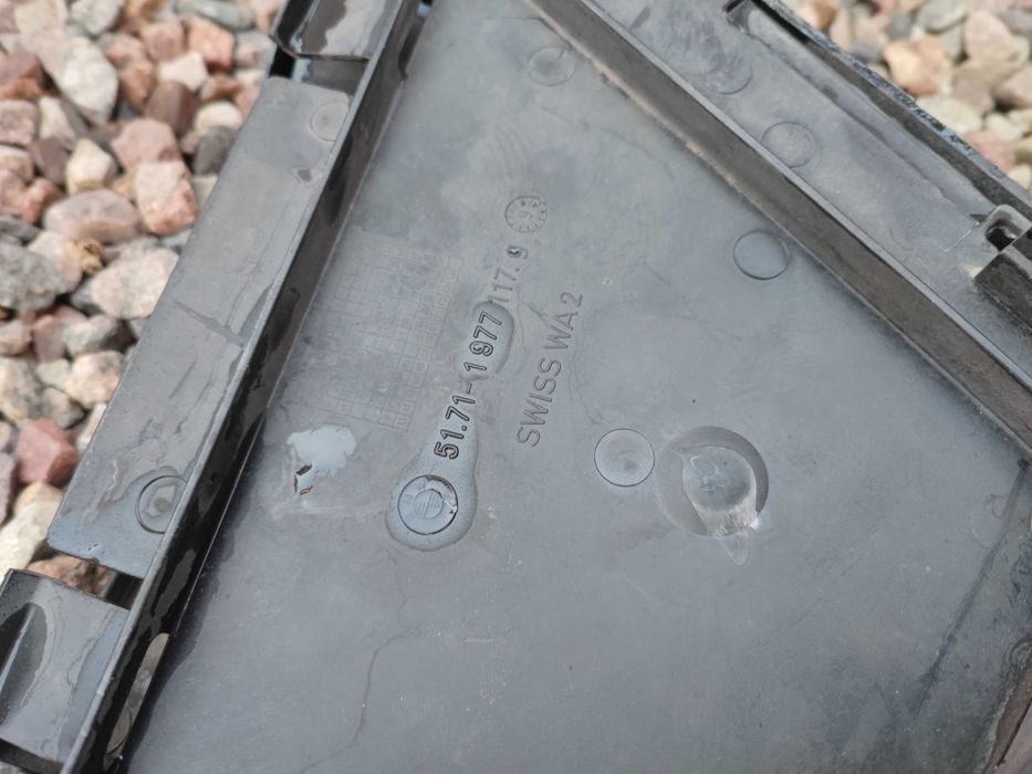 BMW E36 / M3 ORYGINALNE Dolne trójkąty zderzaka M-pakiet M TECHNIC OEM