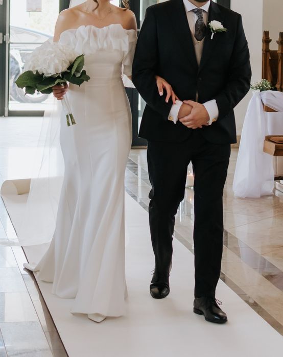 Suknia ślubna rozm. XS/S rybka, hiszpanka, gładka, lekka, krepa, dopasowana, przylegająca, klasyczna, prosta, elegancka .