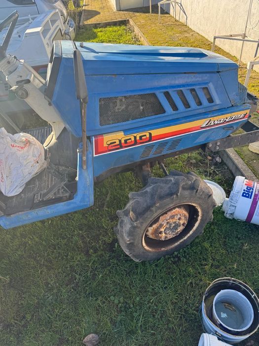 Trator com todas as peças incluidas