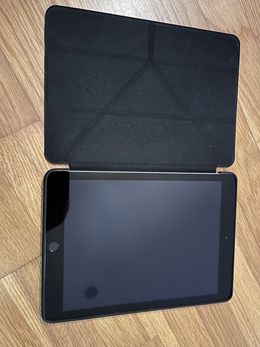 Ipad 5 space grey 32GB