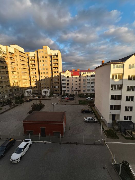 Продам квартиру в Хлебодарском в новом кирпичном доме, средний этаж