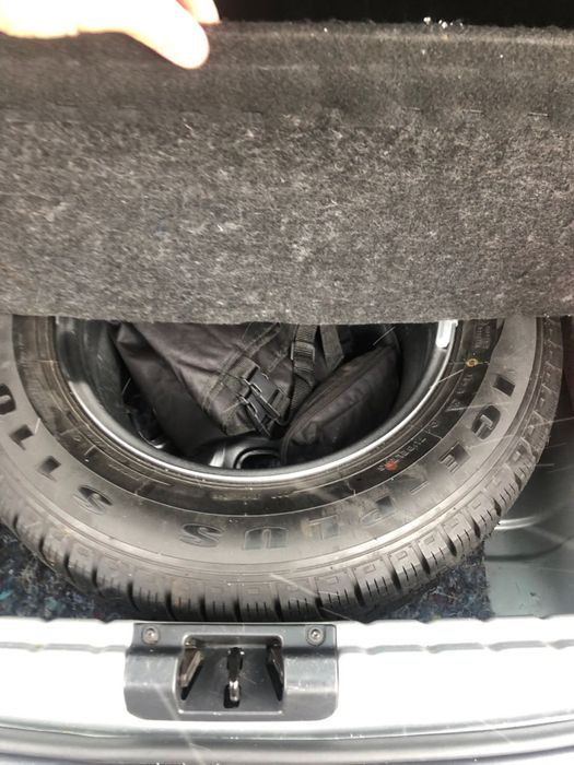 RENAULT DUSTER 1.6 бензин супер стан!