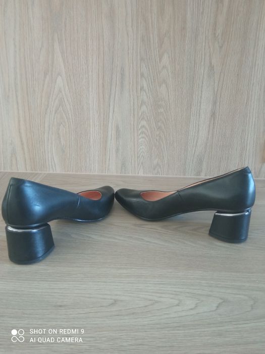 Czółenka skóra rozm. 38 nowe