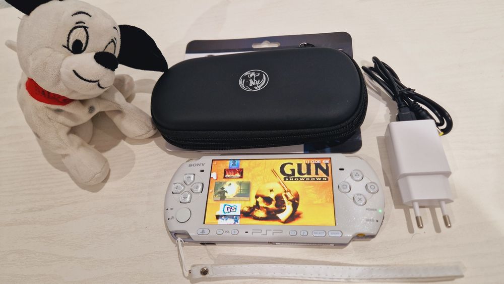 Sony PSP-3000 оригинал  64гиг +130игр