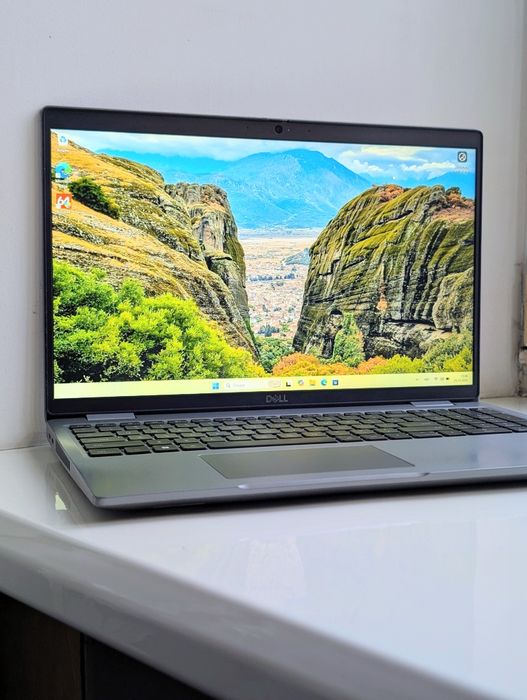 Тонкий ноутбук Dell Latitude 5530 Intel Core i5-1235u 4-32 128-1Tb m.2
