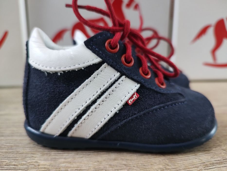 Trzewiki /Roczki Emel 18