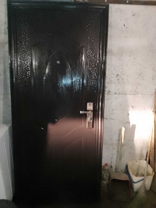 Продам Дверь входную металическую