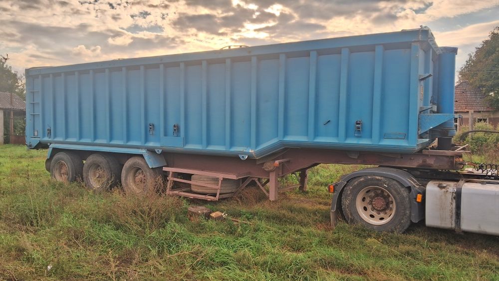 Продається полуприцеп в робочому стані.