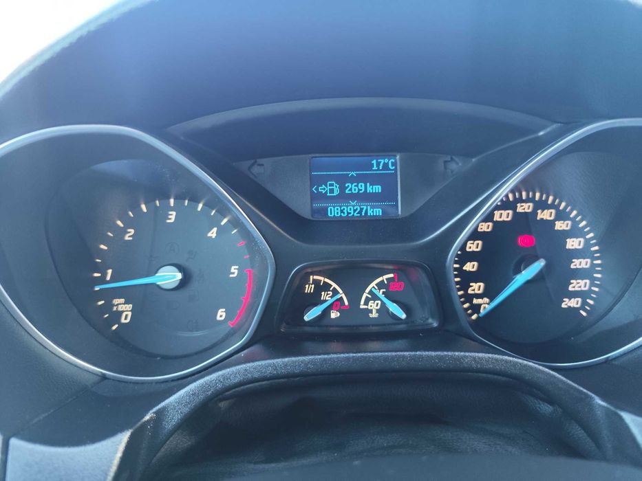 Ford Focus 1.6 TDCi Titanium | Apenas 84.000 km (Livro Ford) | Estaciona Sozinho (Park Assist)