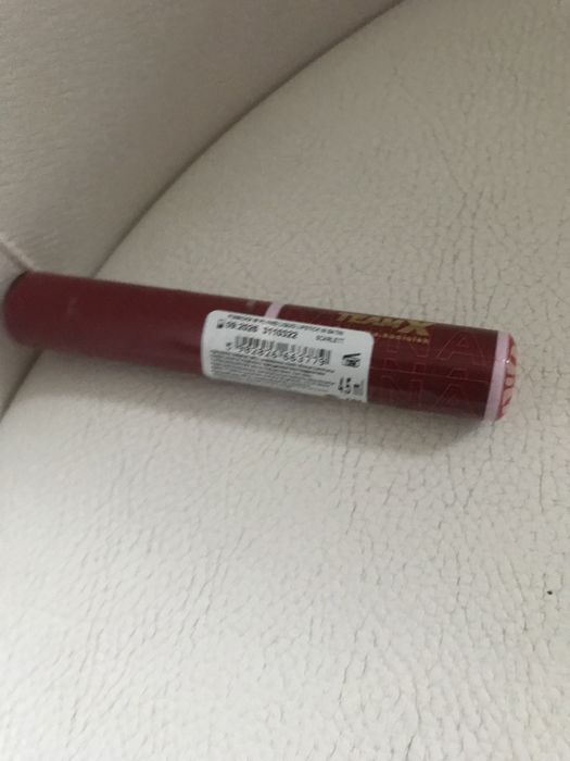 Pomadka Ingrid  Team X IN Satin  do ust 02 Scarlet, 4,5 ml.