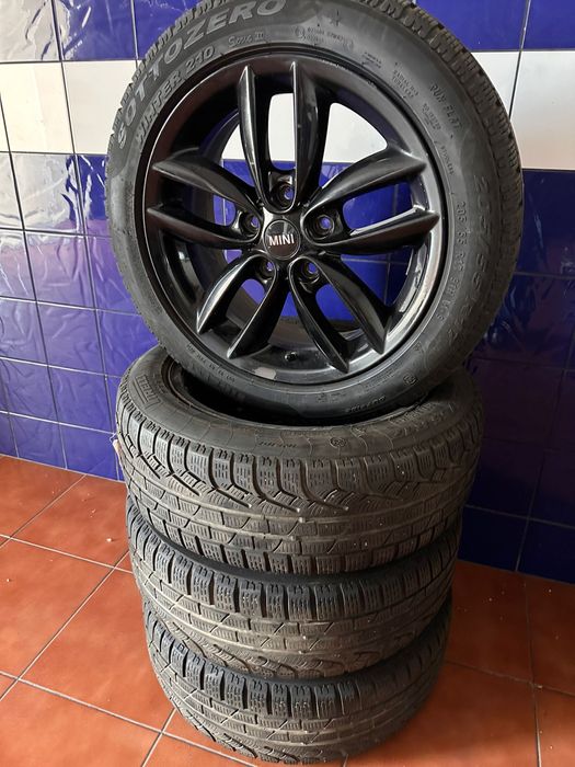 Jantes 17 MINI com pneus Pirelli