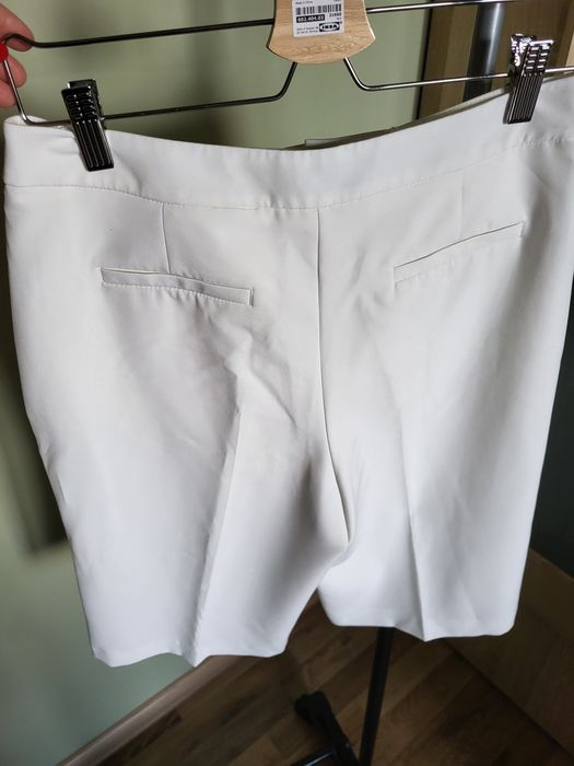 Szorty kremowe 38 F&F