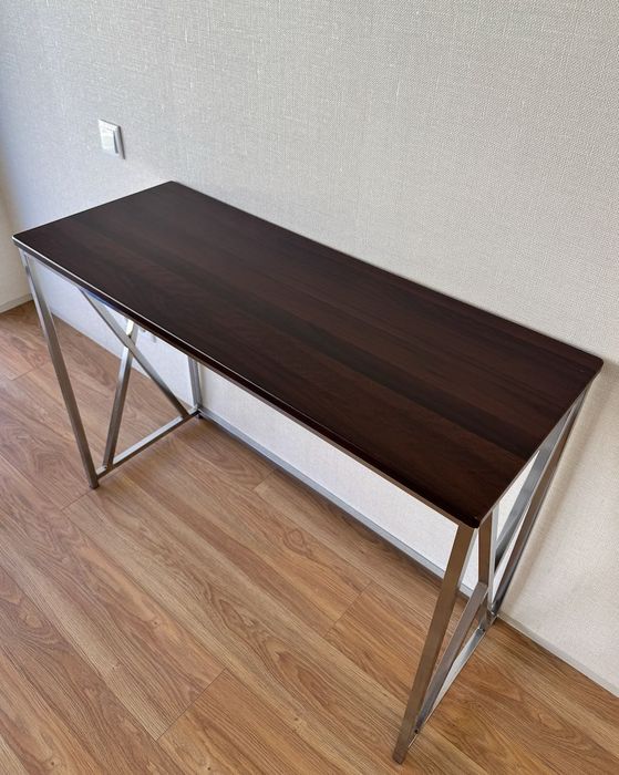 Consola em madeira e metal