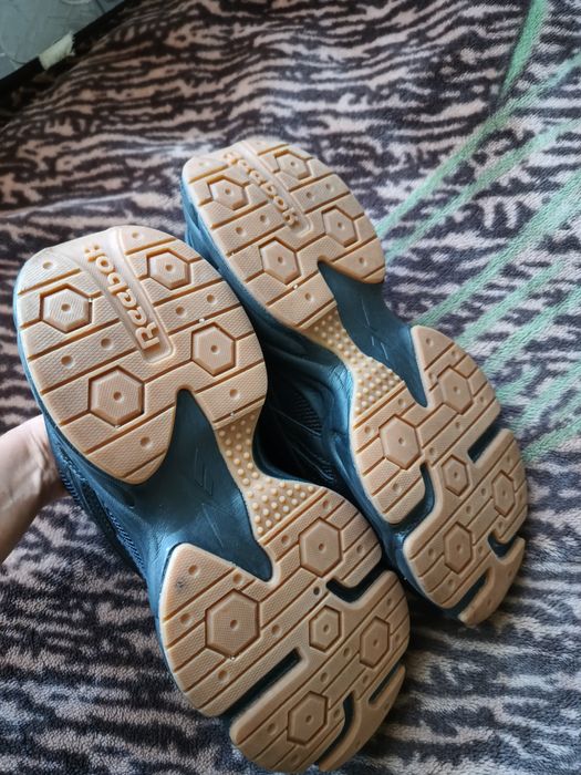 Чоловічі кросівки